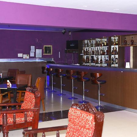 Mount Heera Hotel Madras Buitenkant foto