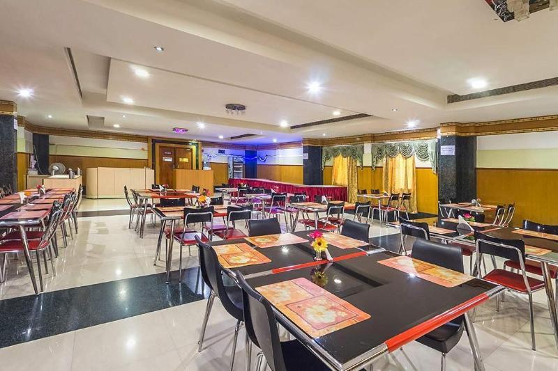 Mount Heera Hotel Madras Buitenkant foto