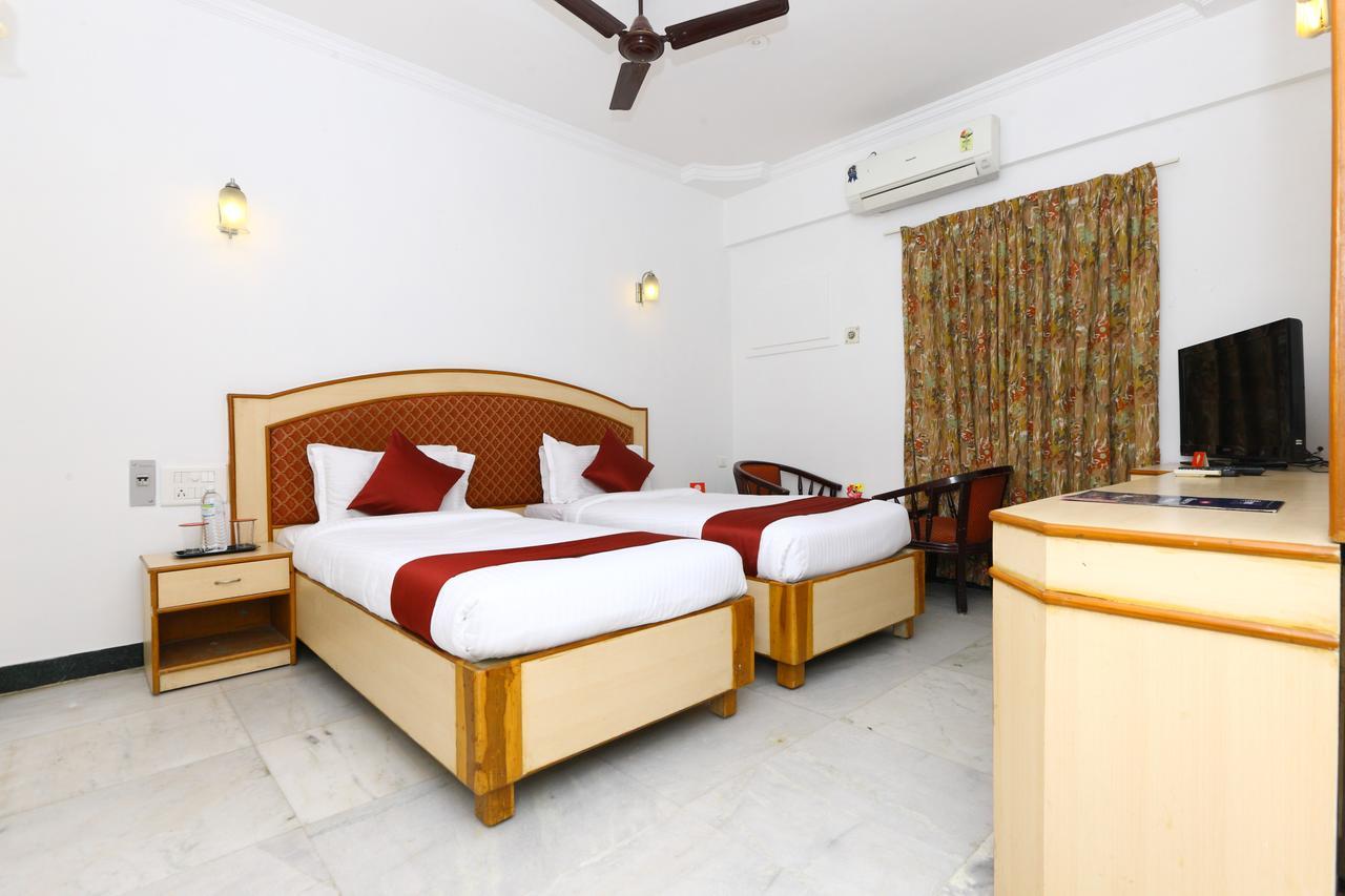 Mount Heera Hotel Madras Buitenkant foto