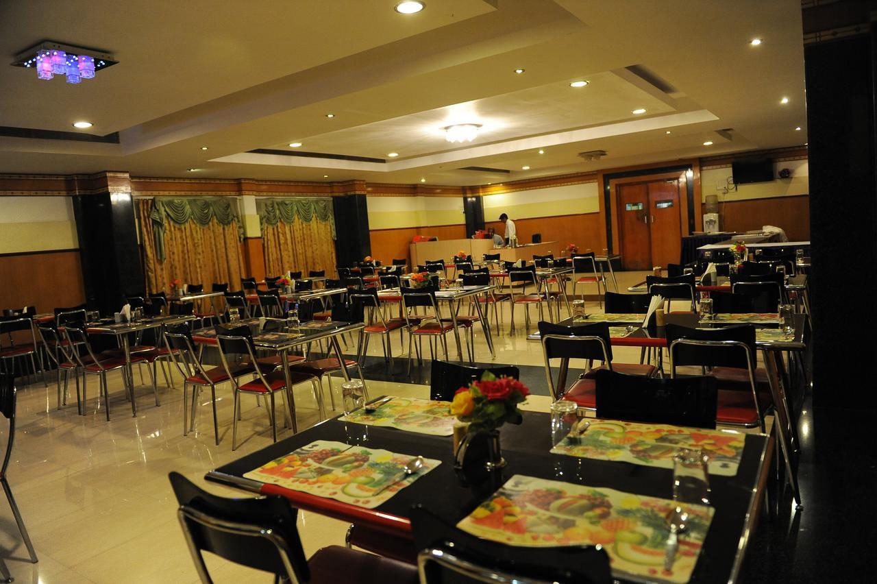 Mount Heera Hotel Madras Buitenkant foto