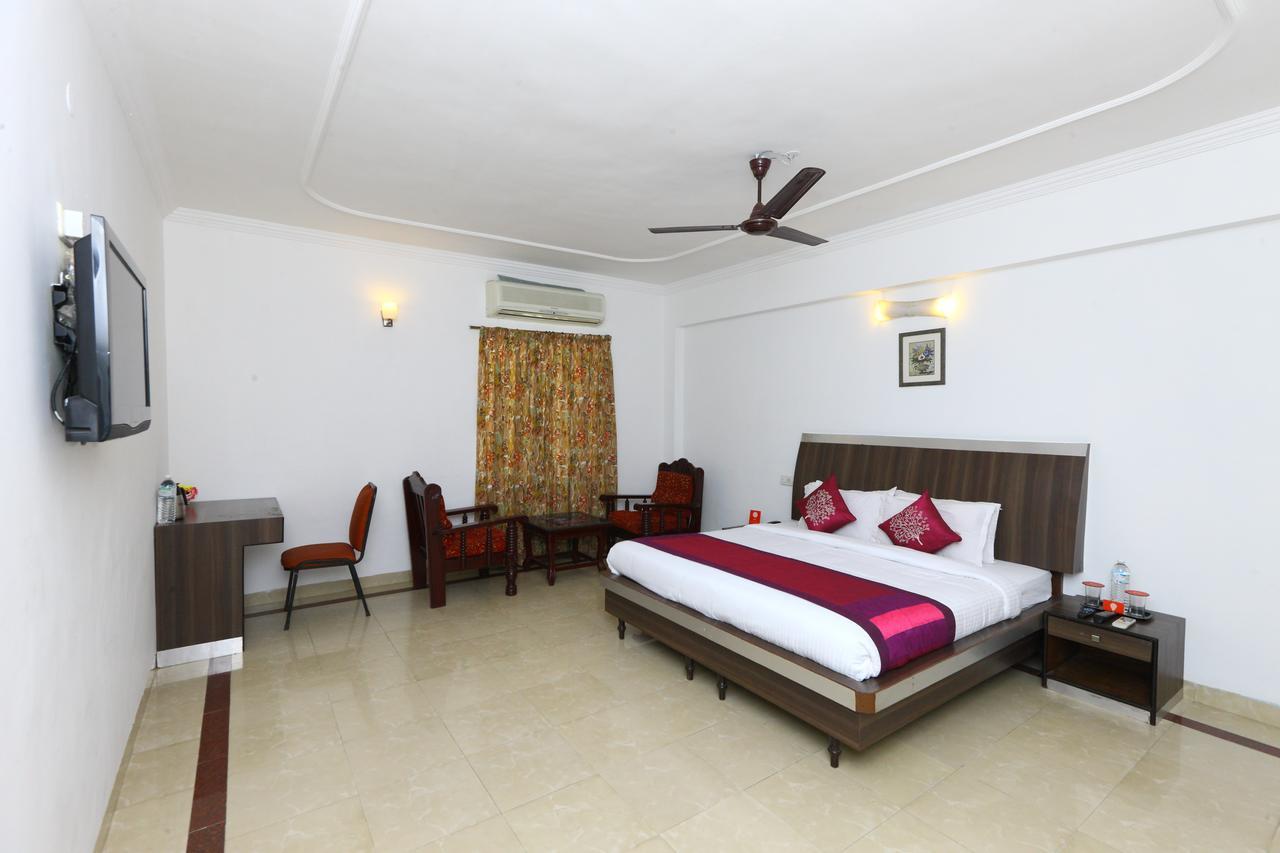 Mount Heera Hotel Madras Buitenkant foto