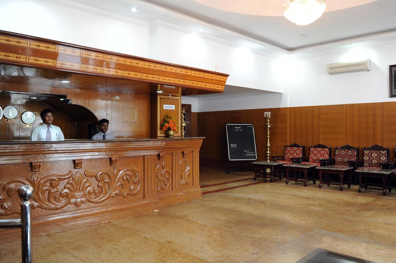 Mount Heera Hotel Madras Buitenkant foto