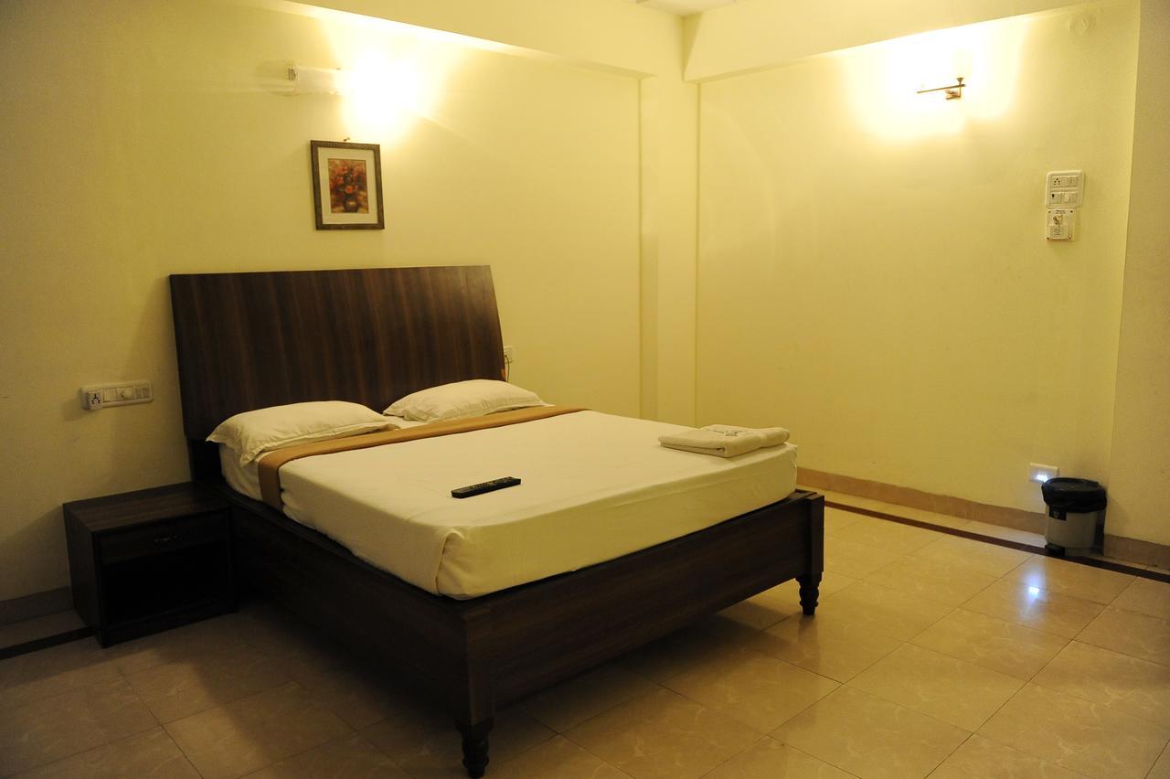 Mount Heera Hotel Madras Buitenkant foto