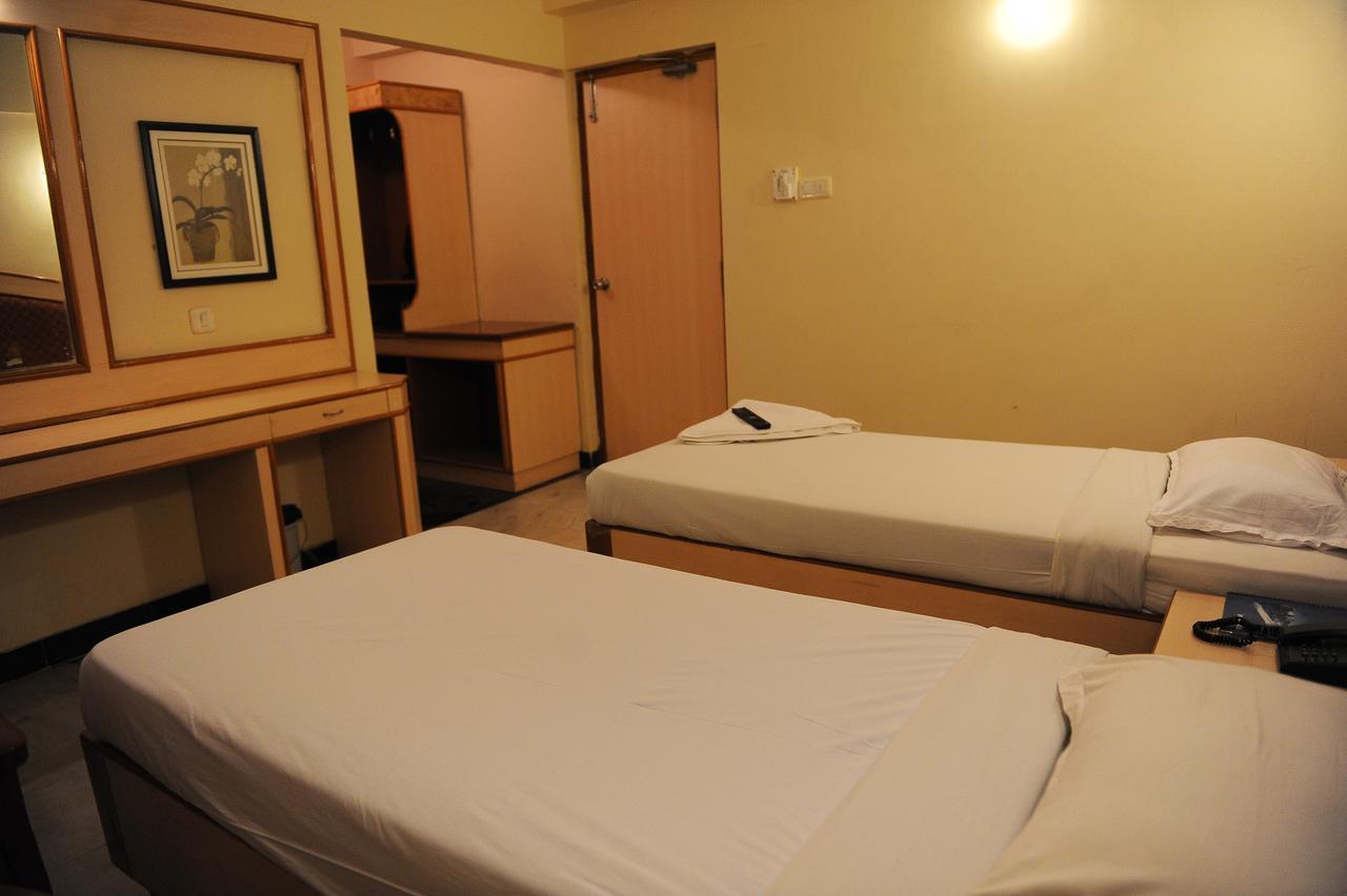 Mount Heera Hotel Madras Buitenkant foto