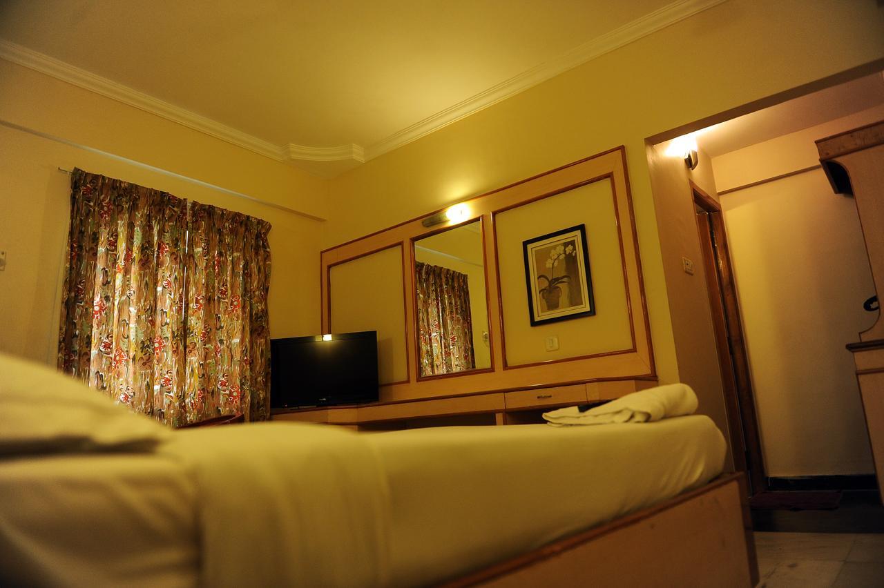 Mount Heera Hotel Madras Buitenkant foto