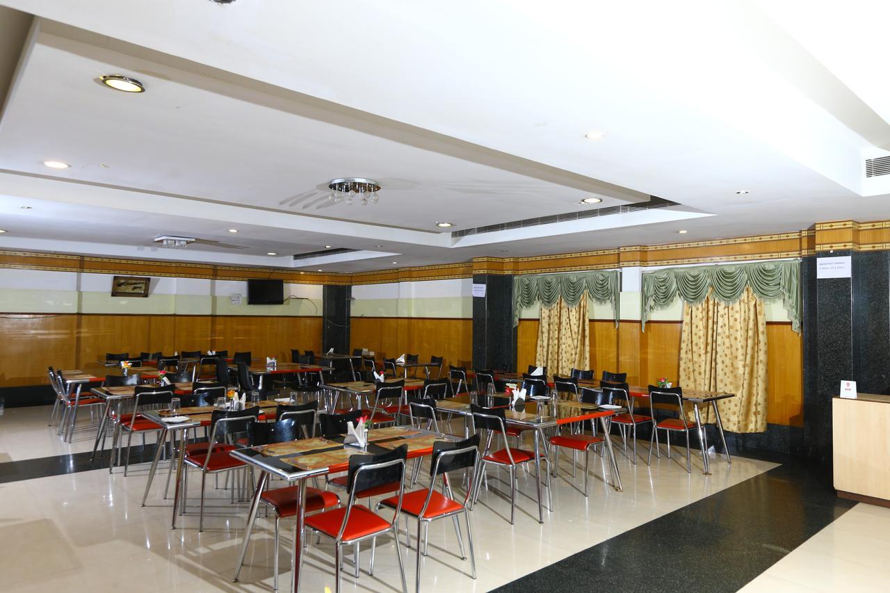 Mount Heera Hotel Madras Buitenkant foto