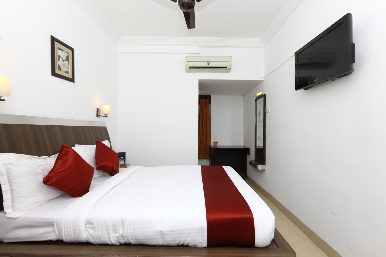 Mount Heera Hotel Madras Buitenkant foto