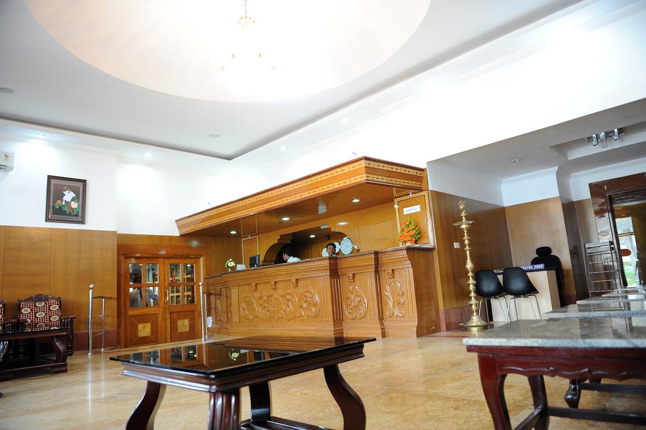 Mount Heera Hotel Madras Buitenkant foto