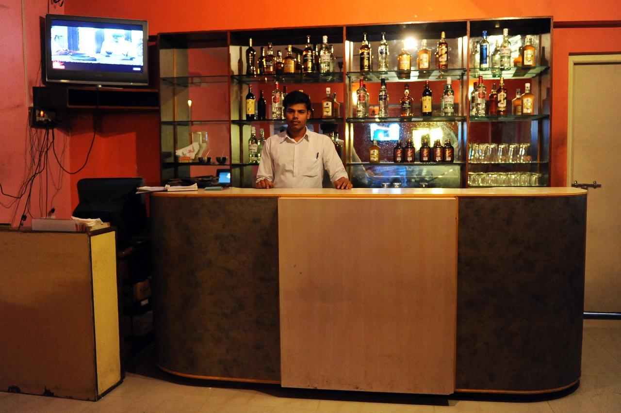 Mount Heera Hotel Madras Buitenkant foto