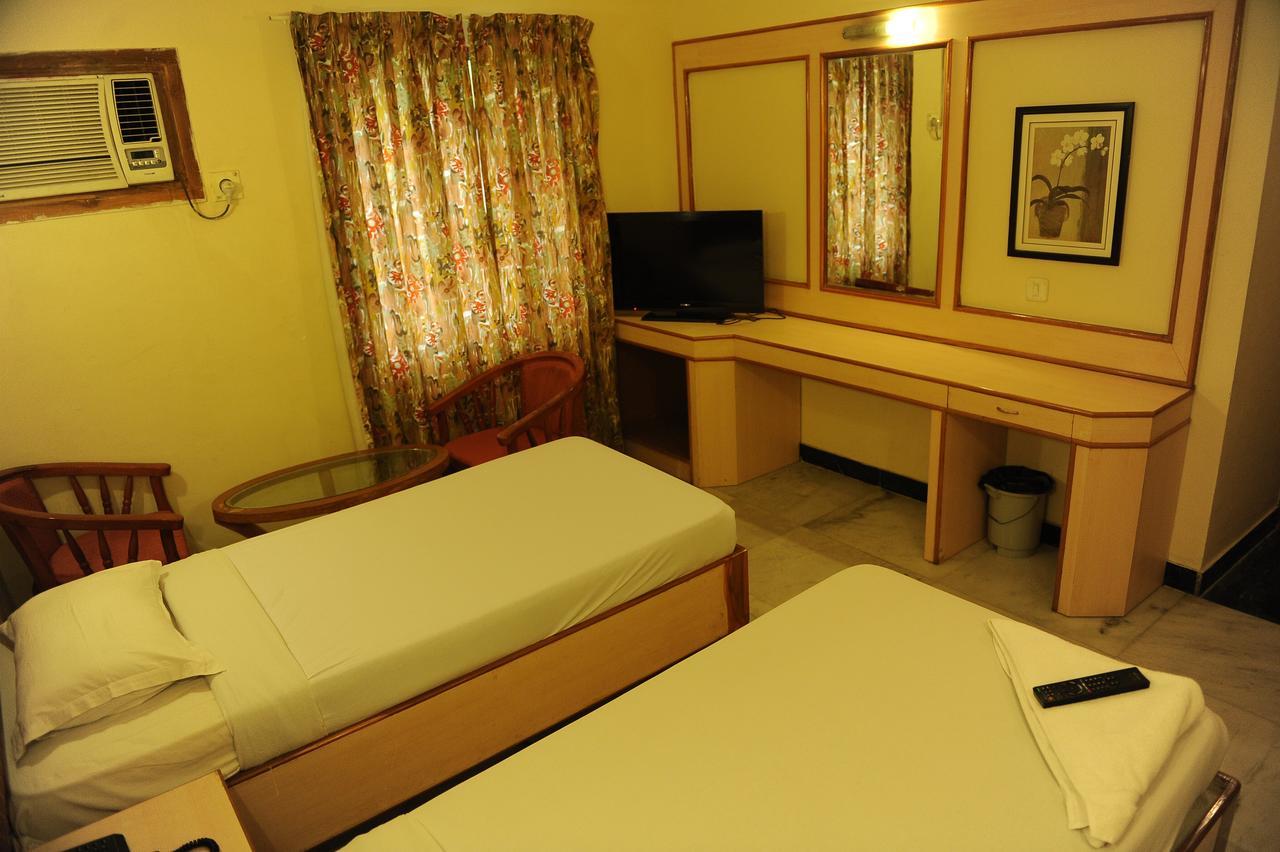 Mount Heera Hotel Madras Buitenkant foto