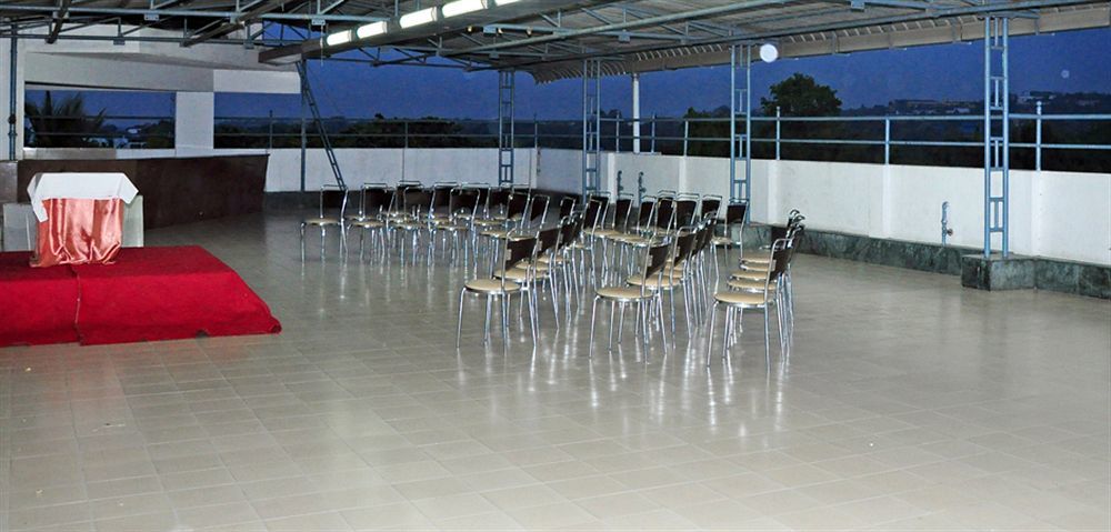 Mount Heera Hotel Madras Buitenkant foto